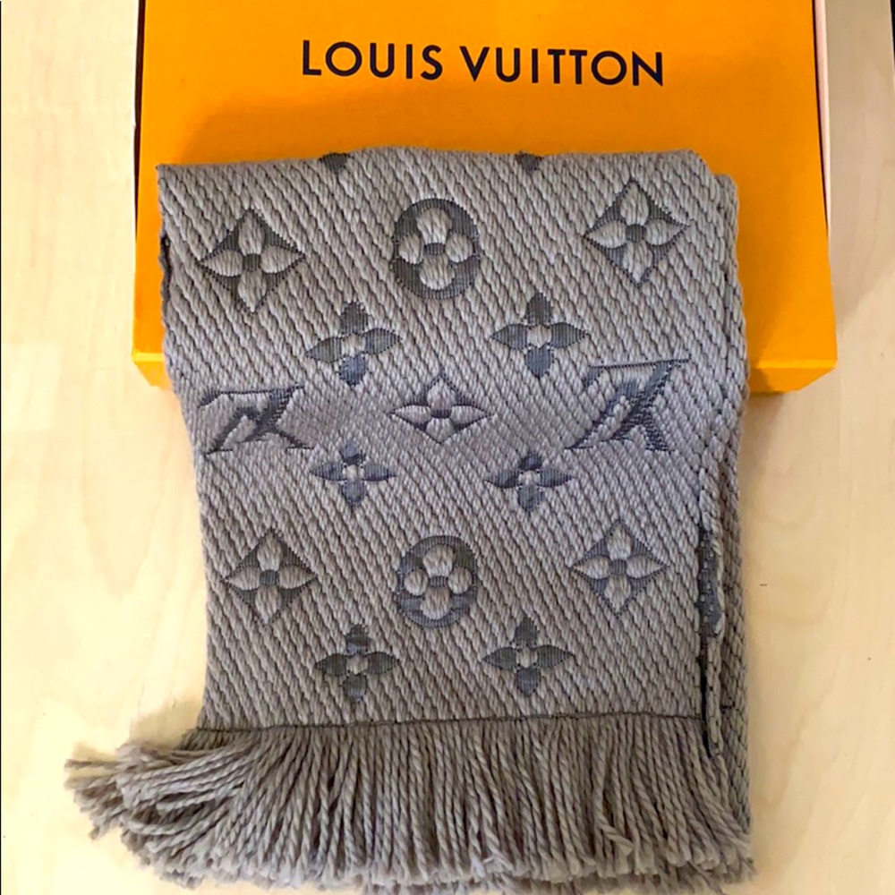 AUTH Louis Vuitton Logomania Monogram Scarf